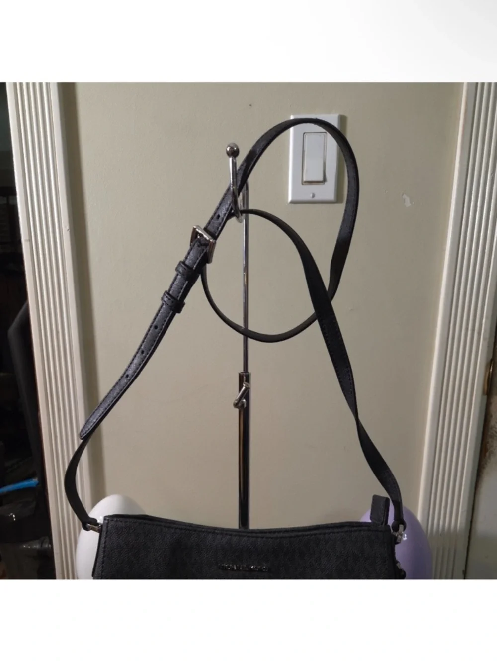 Michael Kors Black Crossbody Shoulder Bag - Picture 4 of 10
